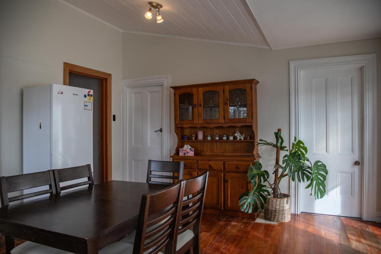 Cottage In The Heart Of Carterton Esterno foto