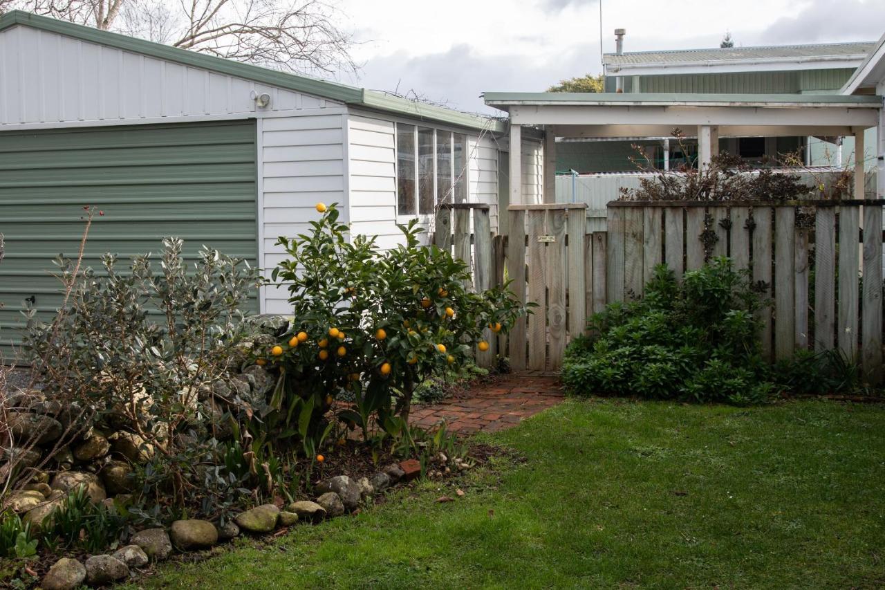 Cottage In The Heart Of Carterton Esterno foto