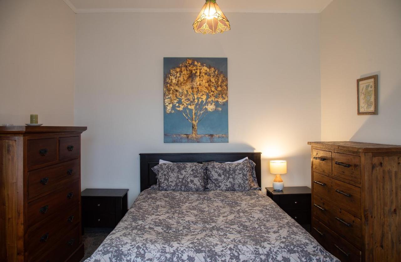 Cottage In The Heart Of Carterton Esterno foto