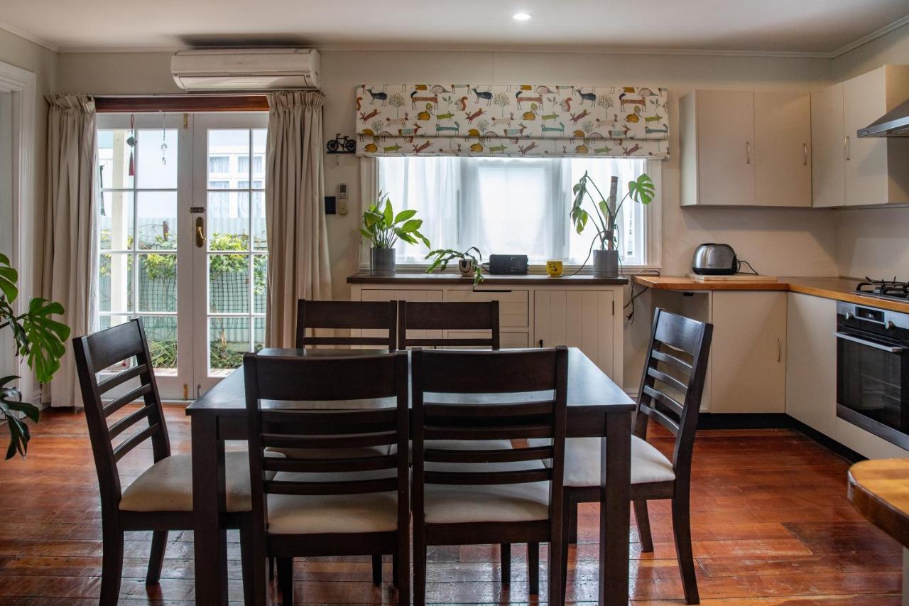 Cottage In The Heart Of Carterton Esterno foto