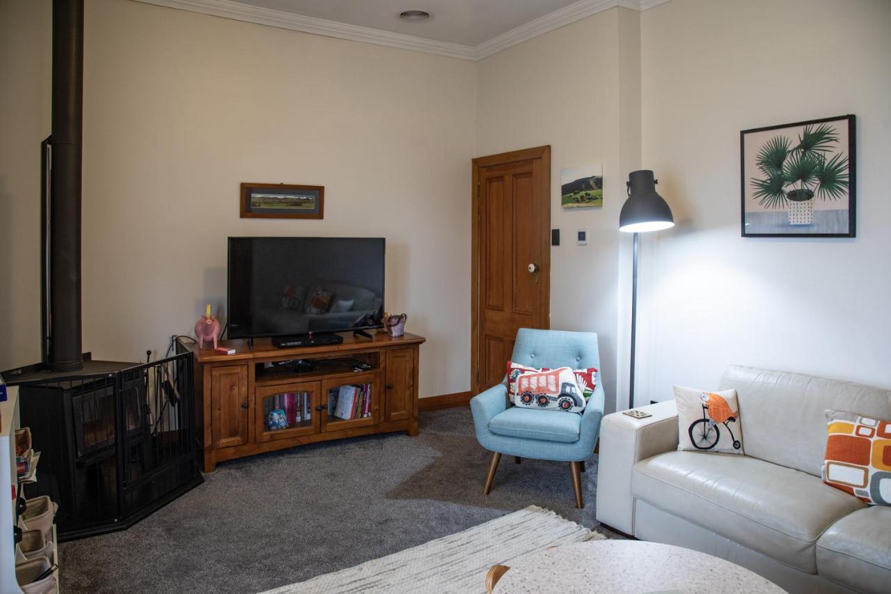 Cottage In The Heart Of Carterton Esterno foto